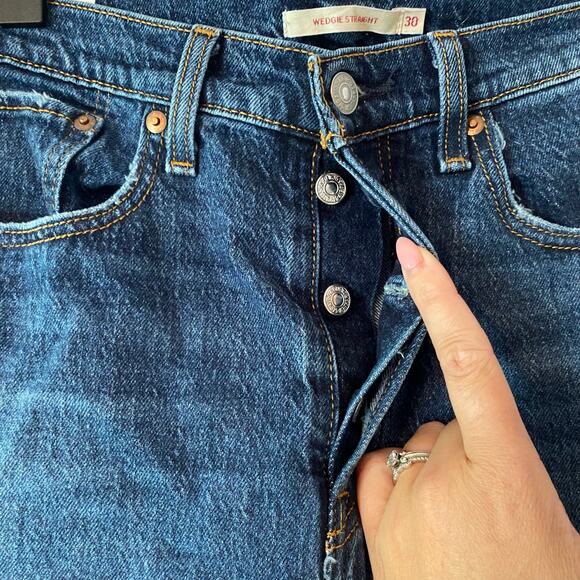 Levi's Premium Wedgie Straight Button Fly Dark Wash Jeans Frayed Women's size 30 - Picture 4 of 13